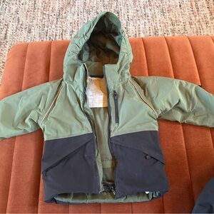 Kuling Sarek Two-Tone Green and Black Kids ski jacket and snow bibs, 4T